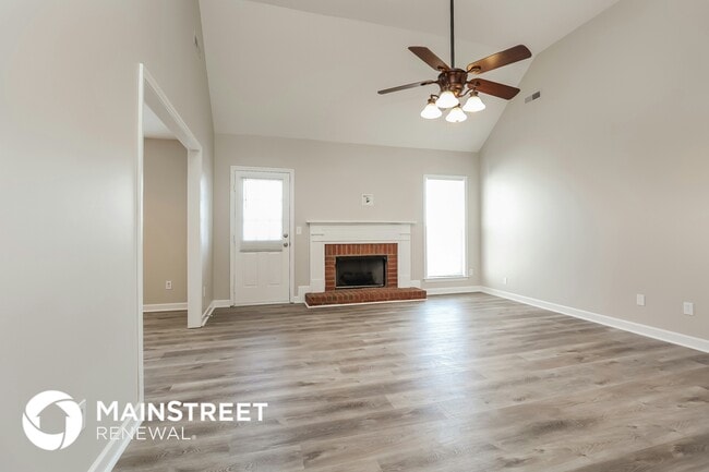 2651 Hansford Dr in Thompson's Station, TN - Foto de edificio - Building Photo