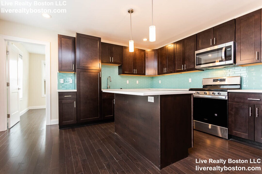 478 Fulton St in Medford, MA - Building Photo