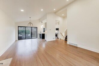 3530 Hillside Rd in Evanston, IL - Building Photo - Building Photo