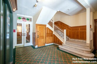 111 Park Dr in Boston, MA - Building Photo - Building Photo