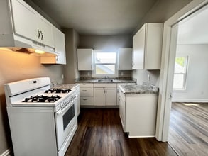 929 SE Court Pl in Pendleton, OR - Building Photo - Building Photo