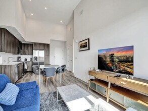 9600 S Dixie Hwy in Miami, FL - Building Photo - Building Photo