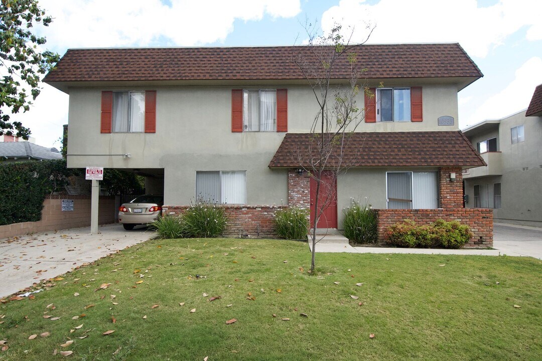 10935 Peach Grove St, Unit 07 in Los Angeles, CA - Building Photo