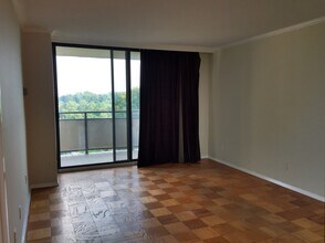 5225 Pooks Hill Rd, Unit 1206S in Bethesda, MD - Building Photo - Building Photo