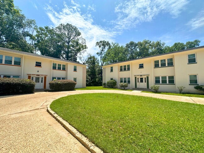 Stonewall Apartments