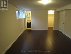 42 Stanwell Dr in Toronto, ON - Building Photo - Building Photo