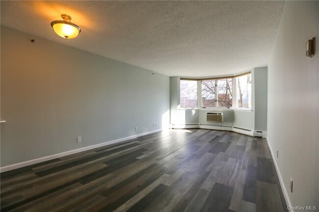 14 Nosband Ave in White Plains, NY - Building Photo - Building Photo