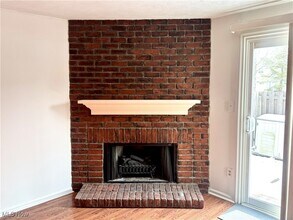 1085 Sunhaven Dr in Medina, OH - Building Photo - Building Photo