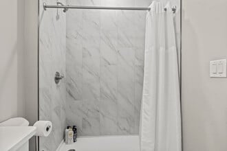 916 N Delaware Ave in Philadelphia, PA - Building Photo - Building Photo