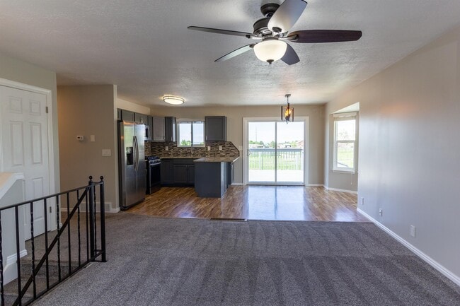 2379 N 1075 E in Layton, UT - Building Photo - Building Photo