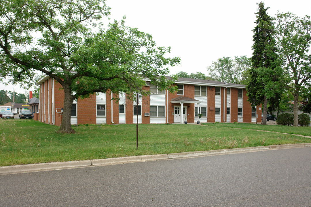 25 West 98th St in Bloomington, MN - Building Photo