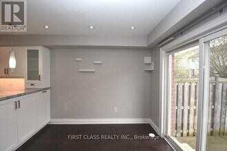 42 Village Vista Way in Vaughan, ON - Building Photo - Building Photo