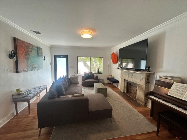 1105 Cortez St in Coral Gables, FL - Building Photo - Building Photo