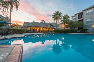 Lago Del Mar in Laredo, TX - Building Photo