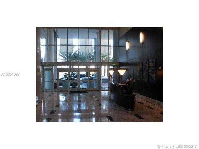 185 SW 7th St, Unit 2306 in Miami, FL - Building Photo - Building Photo