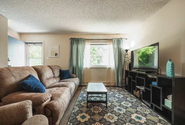 1050 Westmoreland Rd, Unit A in Colorado Springs, CO - Foto de edificio - Building Photo