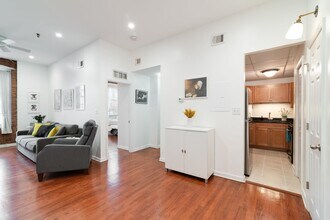 347 Varick St in Jersey City, NJ - Foto de edificio - Building Photo