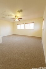 8811 Breezefield in San Antonio, TX - Building Photo - Building Photo