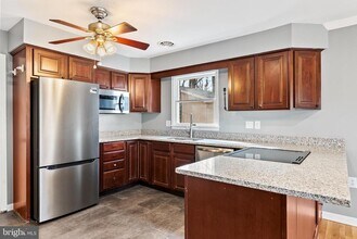 122 Stuart Dr in Winchester, VA - Building Photo - Building Photo