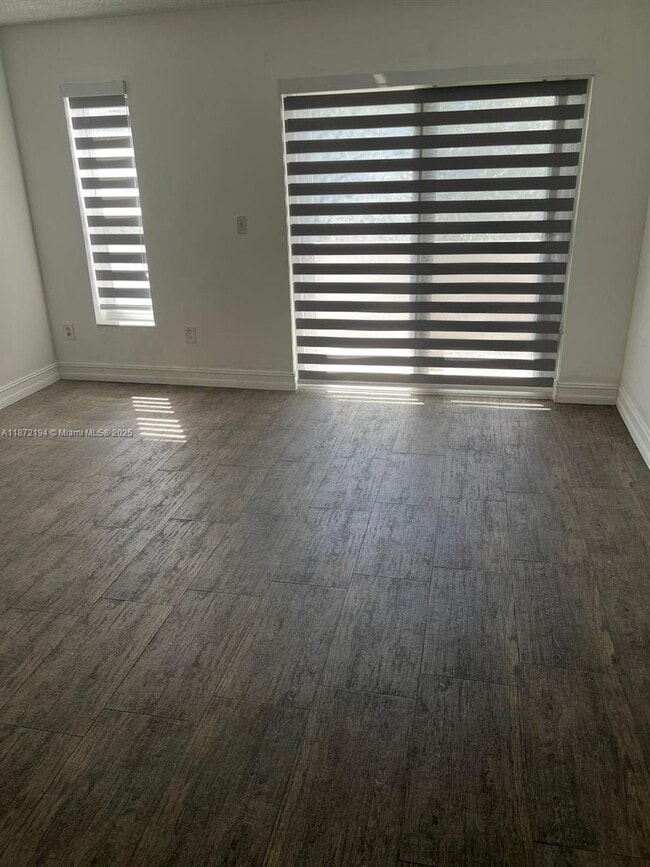 50 Antilla Ave, Unit 4 in Coral Gables, FL - Building Photo - Building Photo