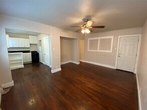 1624 Holman St in Houston, TX - Building Photo - Building Photo