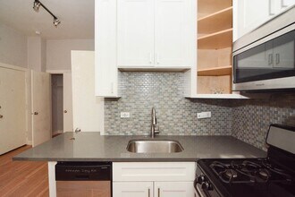 511 W Belmont Ave in Chicago, IL - Building Photo - Building Photo