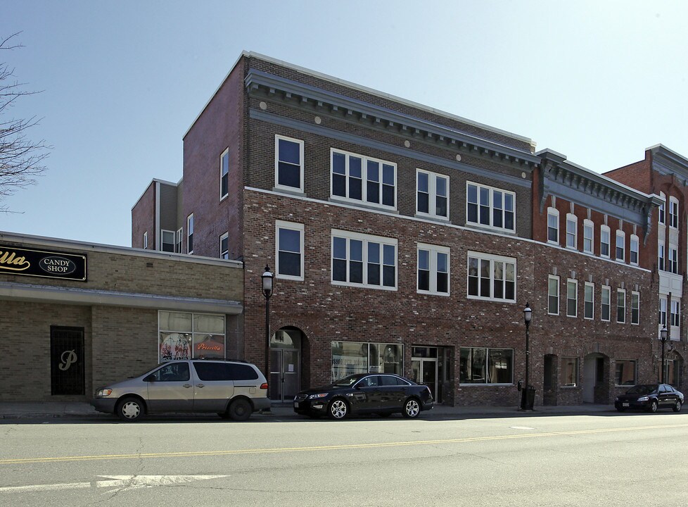 14 Main St in Gardner, MA - Building Photo