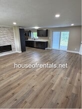 5157 Herrin Rd in Carterville, IL - Building Photo - Building Photo
