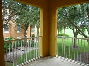 5045 Fairways Cir in Vero Beach, FL - Building Photo - Building Photo
