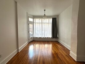 336 Fitzwater St, Unit 1 in Philadelphia, PA - Building Photo