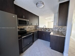 14039 SW 121st Pl in Miami, FL - Building Photo - Building Photo