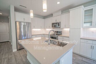 28602 Jardineras Dr in Valencia, CA - Building Photo - Building Photo