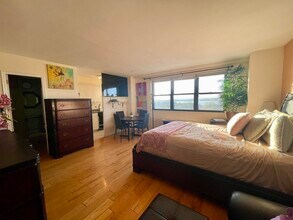 1225 John F. Kennedy Blvd-Unit -7C in Bayonne, NJ - Foto de edificio - Building Photo