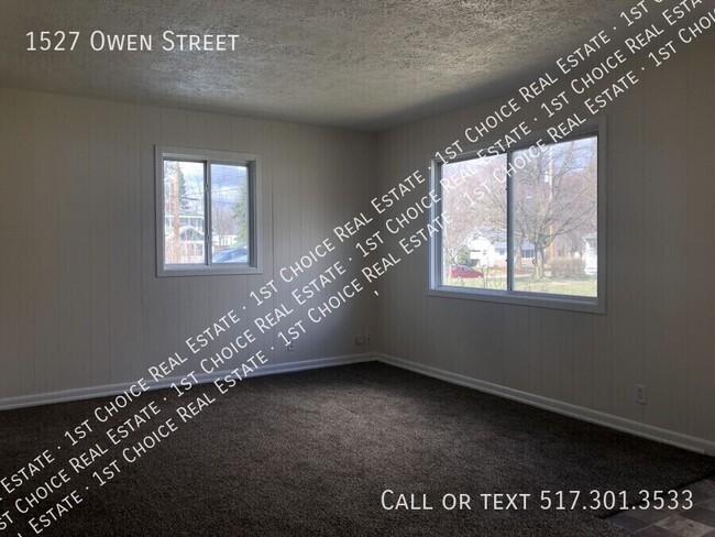 1527 Owen St in Lansing, MI - Building Photo - Building Photo