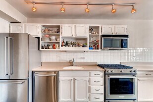 1540 N State Pky, Unit 12B in Chicago, IL - Building Photo