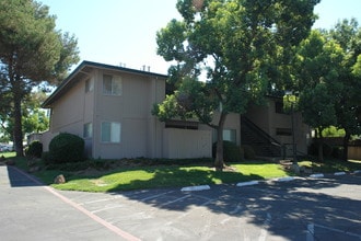 Cinnamon Village in Chico, CA - Foto de edificio - Building Photo