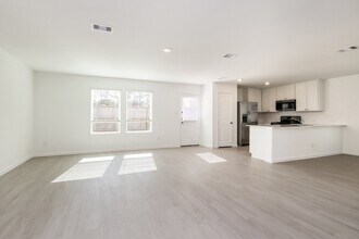 15286 Abella Dr in Montgomery, TX - Building Photo - Building Photo