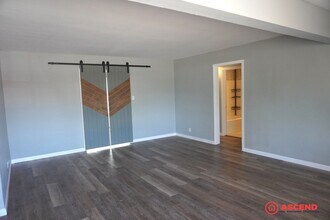 117 E Belle Ave in Bakersfield, CA - Building Photo - Building Photo