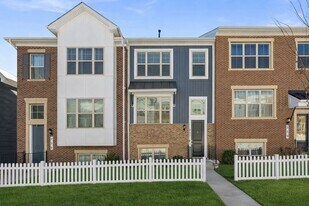 257 Redpoll Alley in Clarksburg, MD - Building Photo