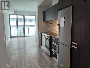 50 Charles St E in Toronto, ON - Building Photo - Building Photo