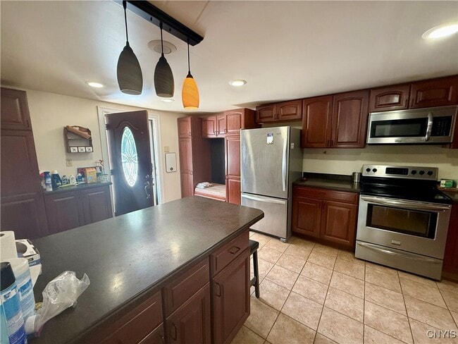 379 Pawling St in Watertown, NY - Building Photo - Building Photo