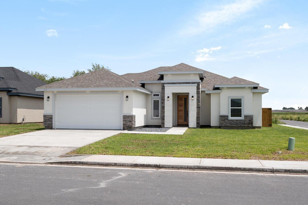 111 Hope Dr in La Feria, TX - Foto de edificio