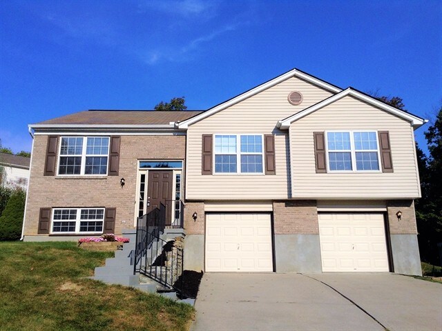 2930 Holly Hill Dr in Burlington, KY - Building Photo