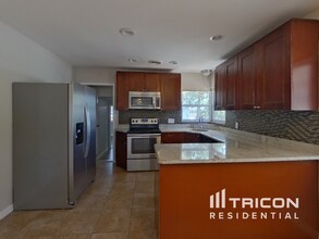 10719 Cherokee Dr in St. Petersburg, FL - Building Photo - Building Photo