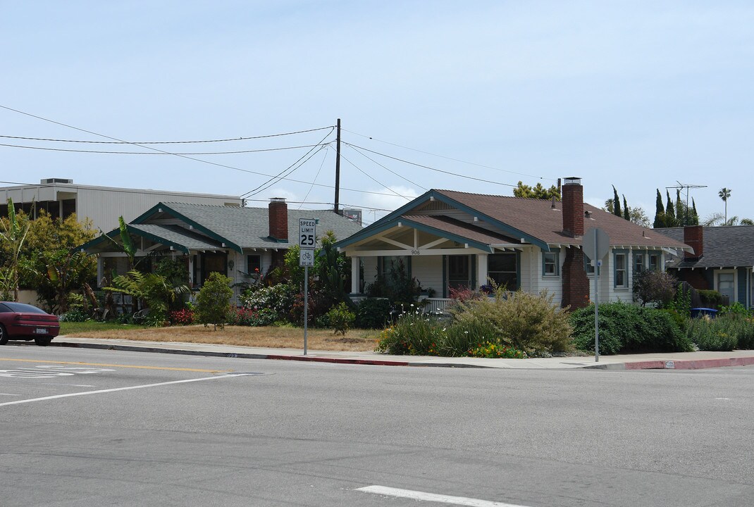 906-918 E Santa Clara St in Ventura, CA - Foto de edificio