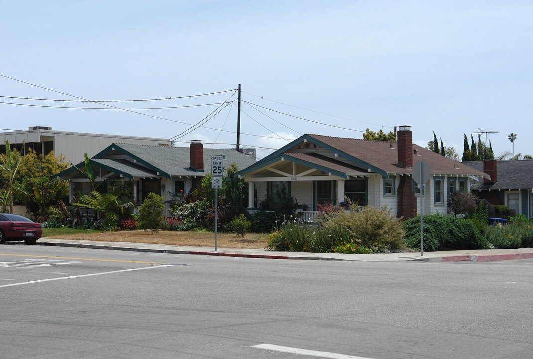 906-918 E Santa Clara St in Ventura, CA - Building Photo