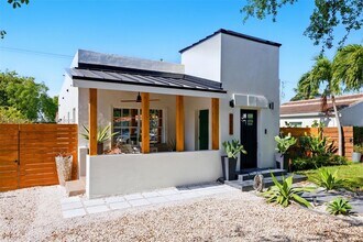 1363 Biarritz Dr in Miami Beach, FL - Building Photo - Building Photo