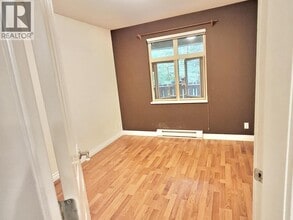 18 Smokey Smith Pl in New Westminster, BC - Building Photo - Building Photo