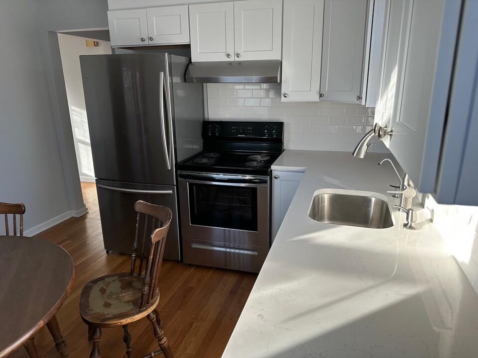 261 East Ave, Unit 2BR-1BA in Norwalk, CT - Foto de edificio