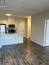1370 Costigan Rd in Milton, ON - Building Photo - Building Photo